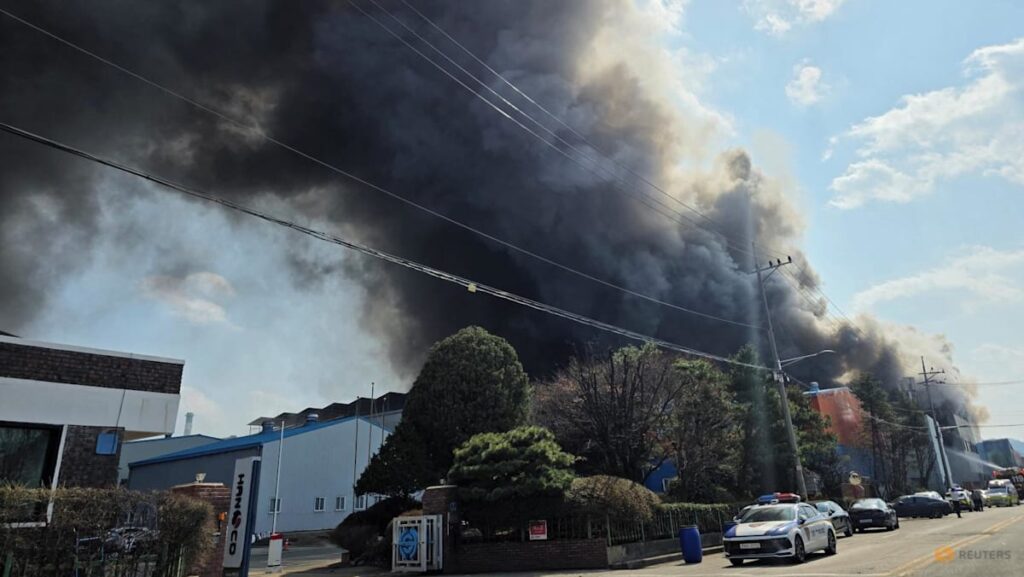Fire at South Korean auto parts factory injures at least 55 Fire at South Korean auto parts factory injures at least 55