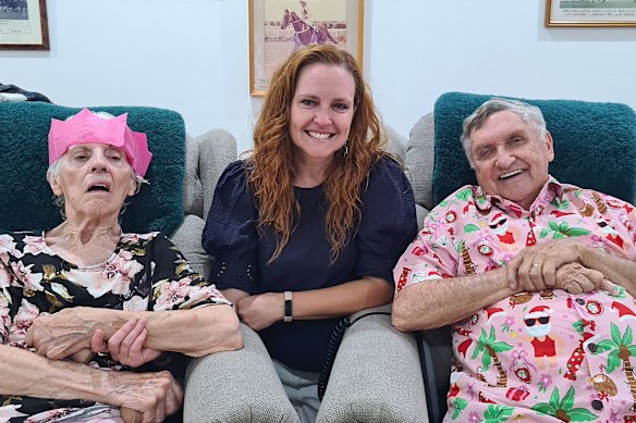 Angie List (centre) with her parents Helen and Arthur, Christmas Day 2025.
