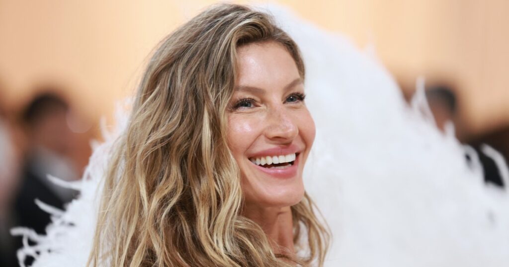 Gisele Bündchen’s Makeup Artist Loves This Cruelty-Free SPF for Gorgeous, Glowing Skin Gisele Bündchen’s Makeup Artist Loves This Cruelty-Free SPF for Gorgeous, Glowing Skin
