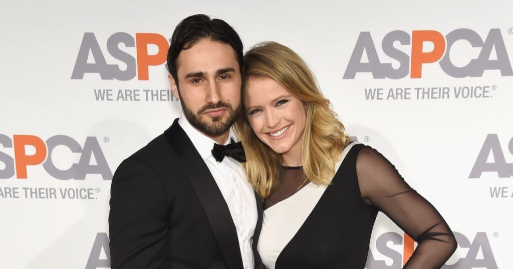 ‘The View’ Cohost Sara Haines Gets Candid About Sex Life With Husband With ‘Small Kids’ Around ‘The View’ Cohost Sara Haines Gets Candid About Sex Life With Husband With ‘Small Kids’ Around