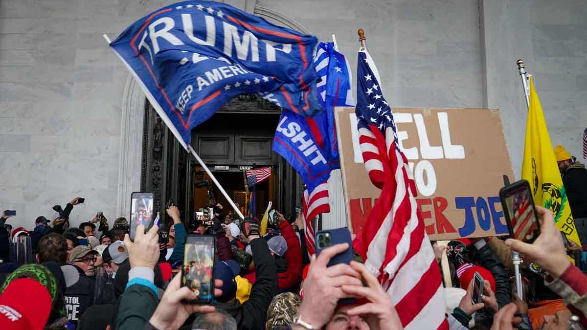Protestors at Capitol on Jan. 6