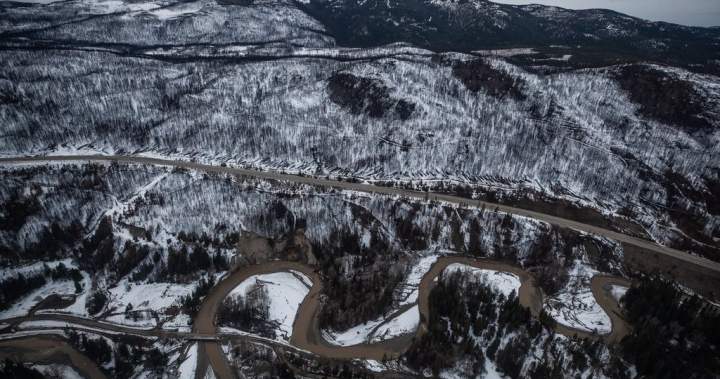 Old Man Winter wallops B.C.’s Mainland/Southwest region, major highway closed Old Man Winter wallops B.C.’s Mainland/Southwest region, major highway closed