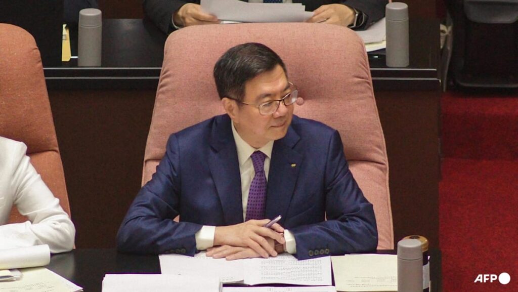 Japan says no contact with Taiwan PM during visit Japan says no contact with Taiwan PM during visit