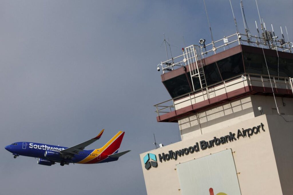 Near-collision at Burbank Airport helps lead FAA to change risky practice