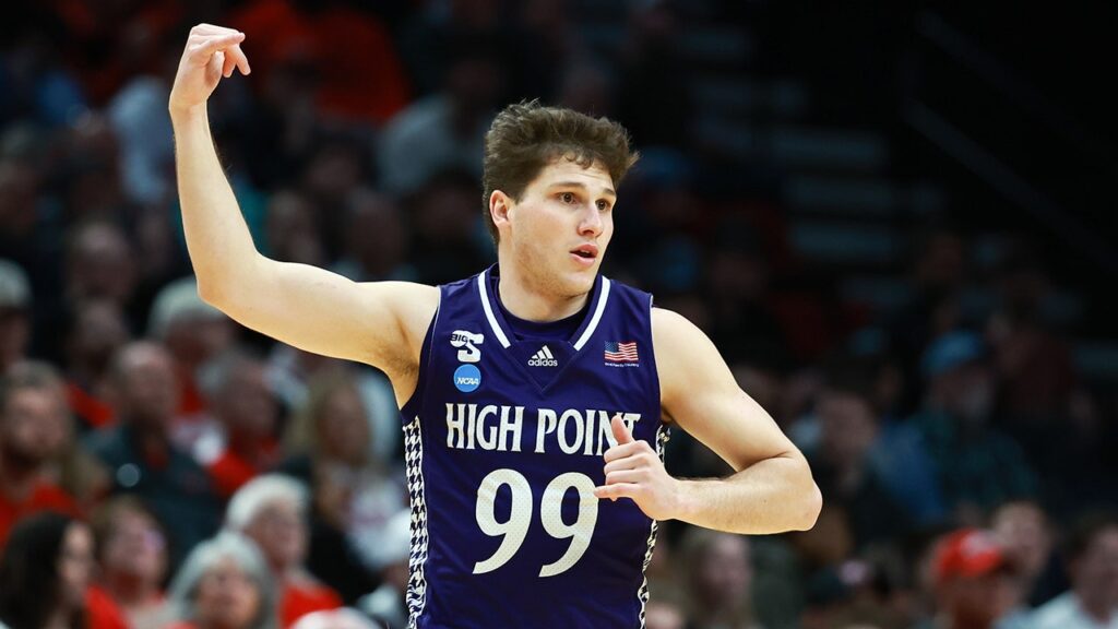 High Point stuns Wisconsin in the first upset of March Madness with thrilling finish