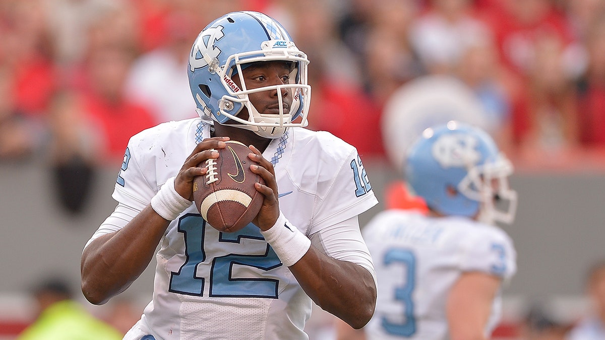 Marquise Williams looks to pass