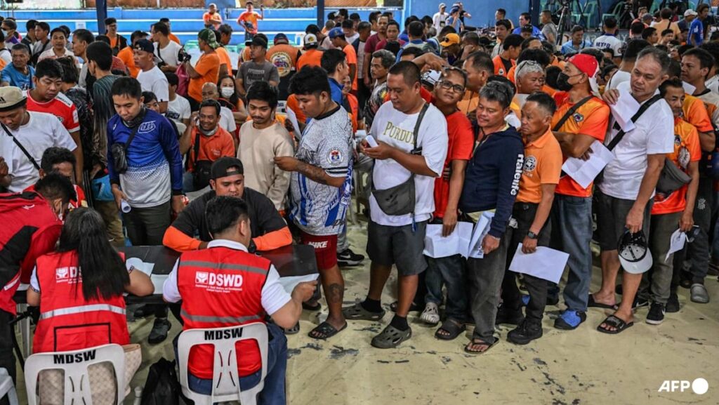 Cash handouts, fare hikes as Philippines battles soaring fuel costs