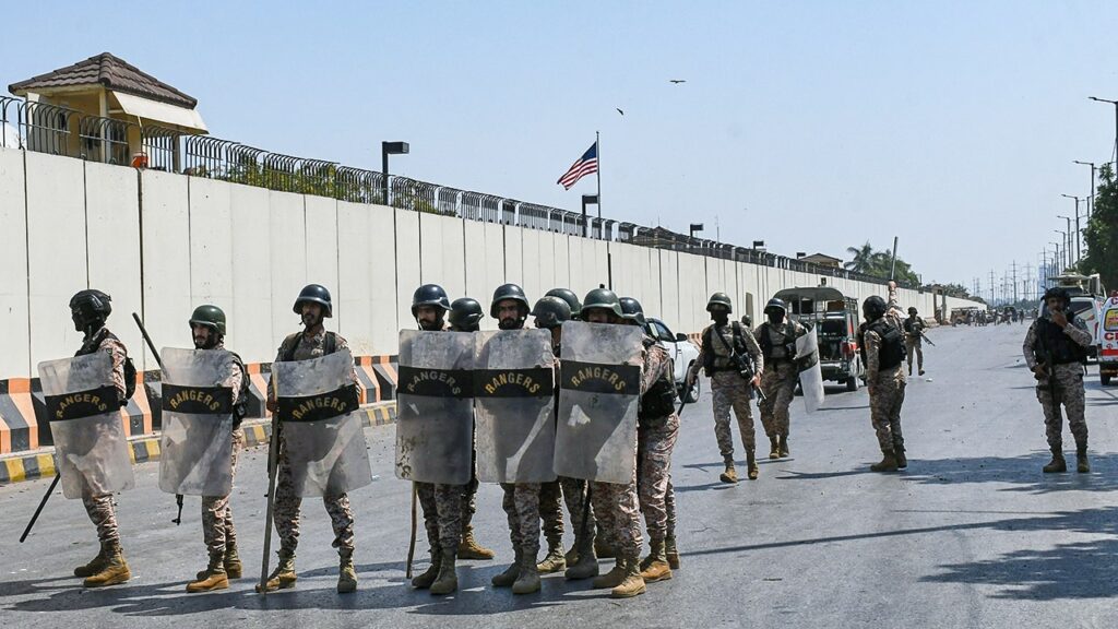 Protesters storm US Consulate in Pakistan, at least 9 dead Protesters storm US Consulate in Pakistan, at least 9 dead