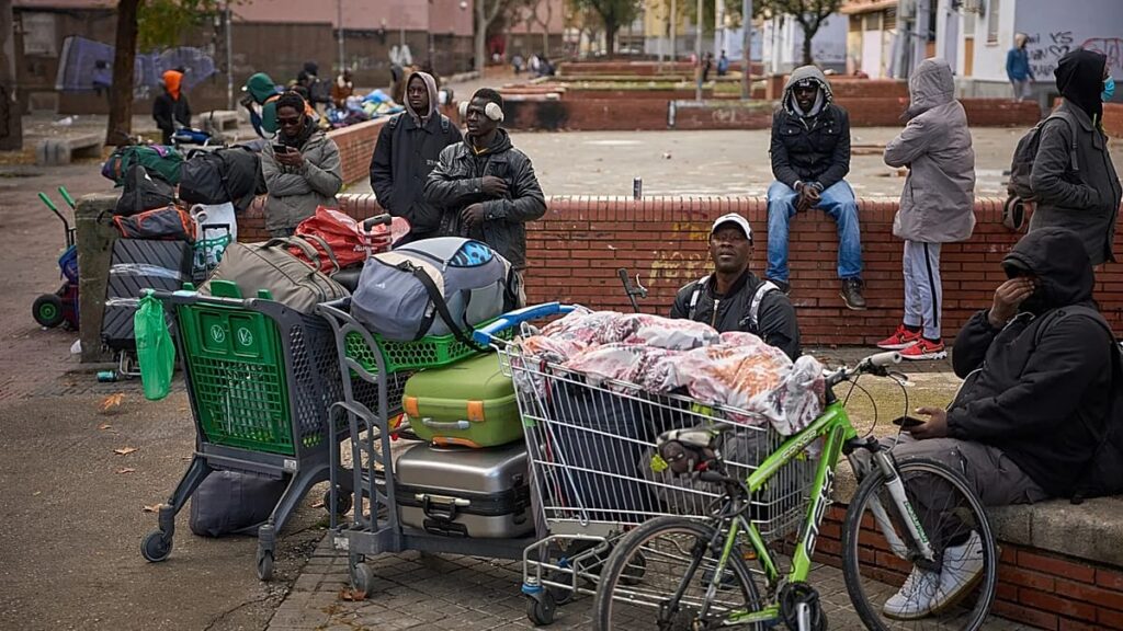 Spain finalises amnesty measures for up to 500,000 immigrants Spain finalises amnesty measures for up to 500,000 immigrants