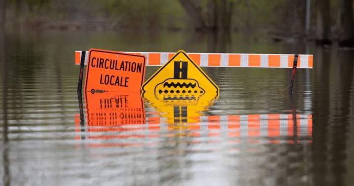 St-Jérôme, Que., closes bridge, distributes sandbags as water levels rise St-Jérôme, Que., closes bridge, distributes sandbags as water levels rise