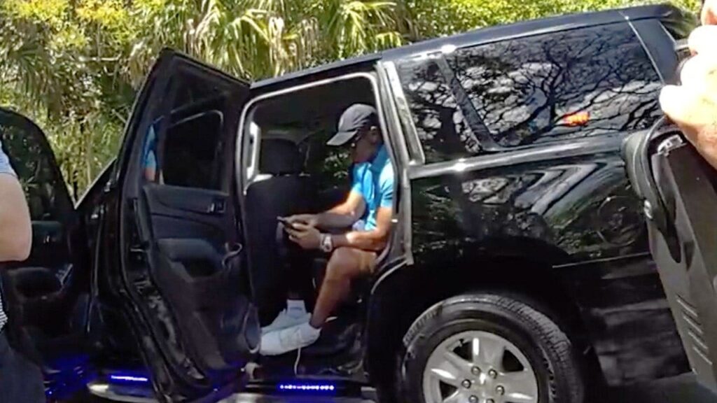 Deputies shatter Tiger Woods’ back windshield after he requests to keep prized possession, bodycam shows