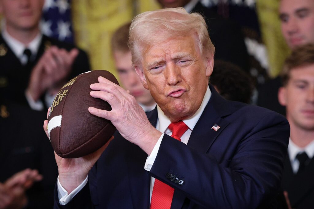 Trump signs executive order on college sports to regain control of NIL