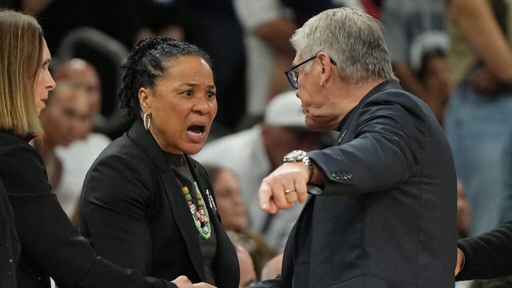 South Carolina’s Dawn Staley gives blunt response to Geno Auriemma confrontation
