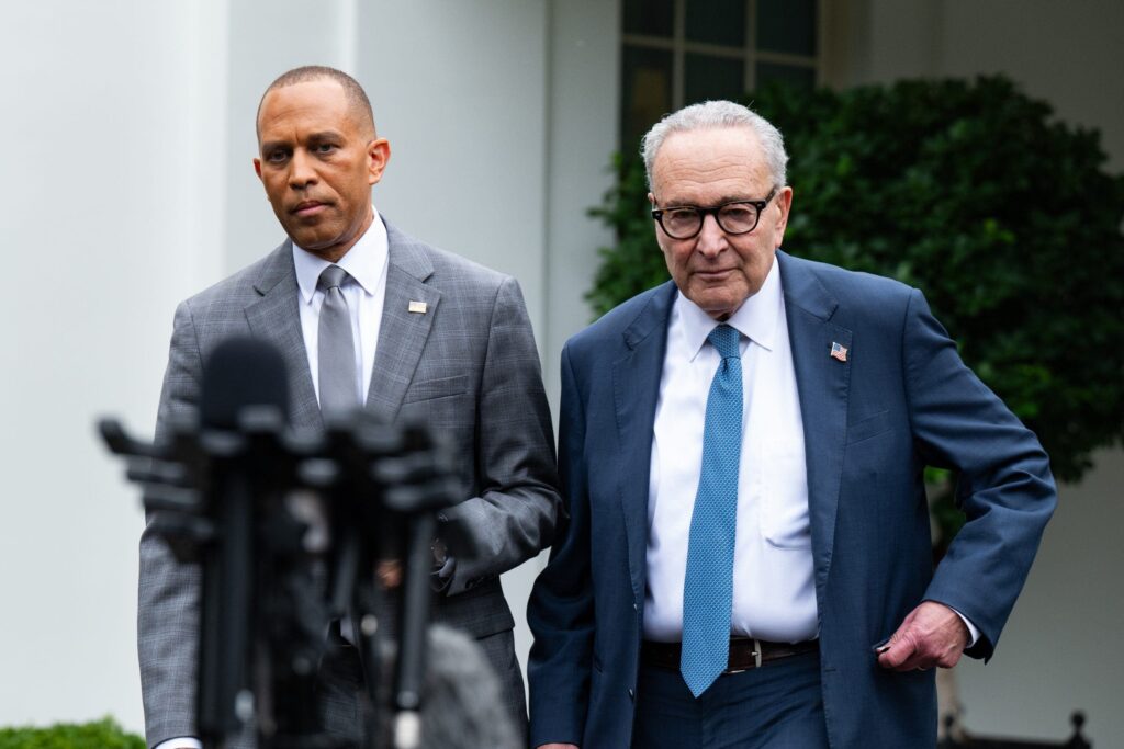 Midterm alarm bells: Democrats face steep favorability deficit despite election gains