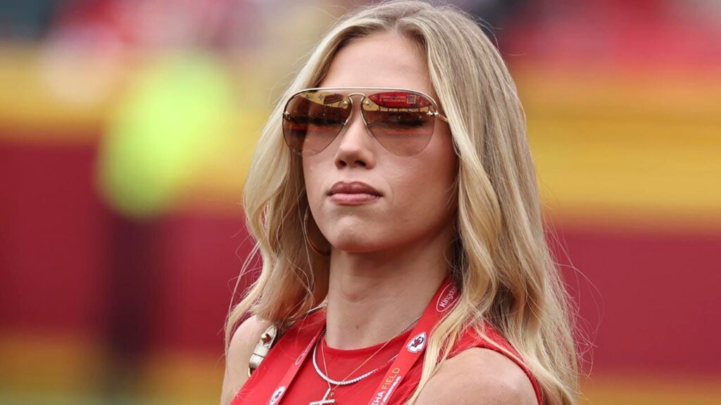Chiefs heiress Gracie Hunt announces engagement to son of team’s former quarterback: ‘It was always you’