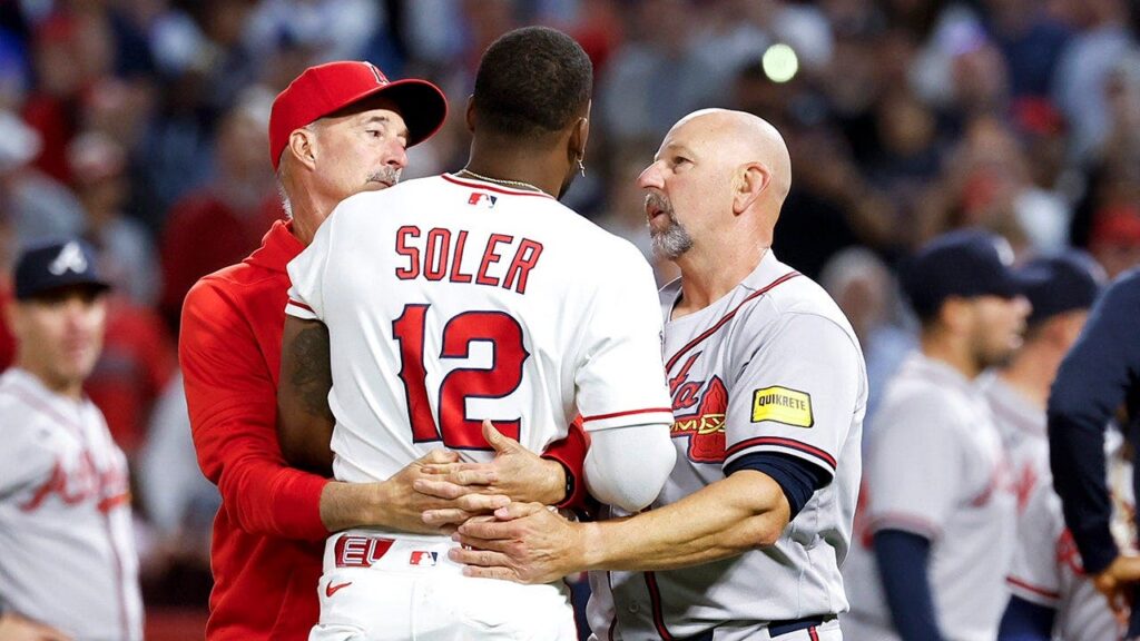 Falcons invite Braves manager to ‘put on the pads’ after his standout tackle during the team’s brawl