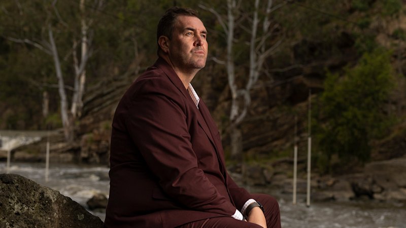 Thousands join Travis Lovett in Melbourne to Canberra march for Indigenous truth-telling Thousands join Travis Lovett in Melbourne to Canberra march for Indigenous truth-telling