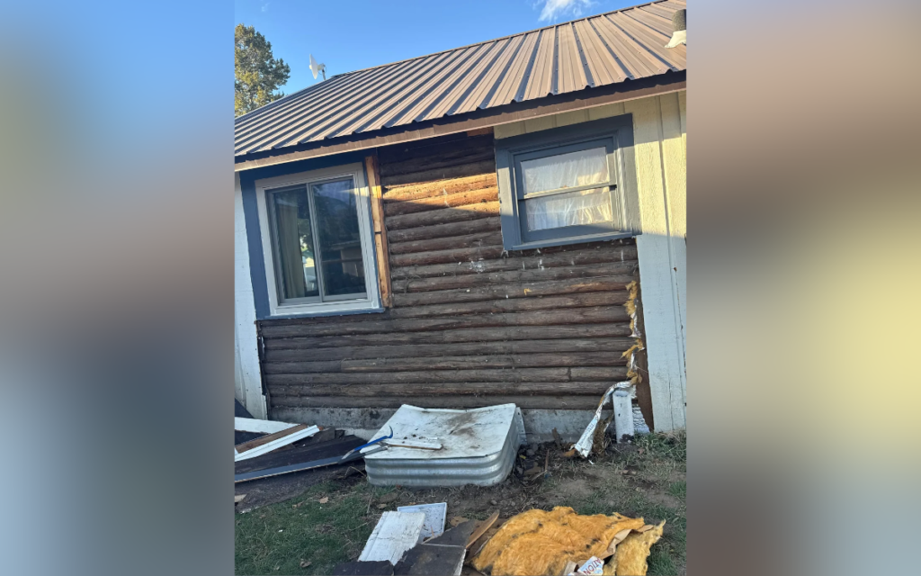 Couple Rip ‘Awful Siding’ Off 115-Year-Old Home, Shock At What’s Underneath Couple Rip ‘Awful Siding’ Off 115-Year-Old Home, Shock At What’s Underneath