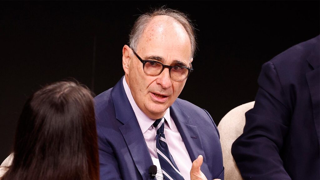 David Axelrod trying to tamp down speculation after meeting the pope