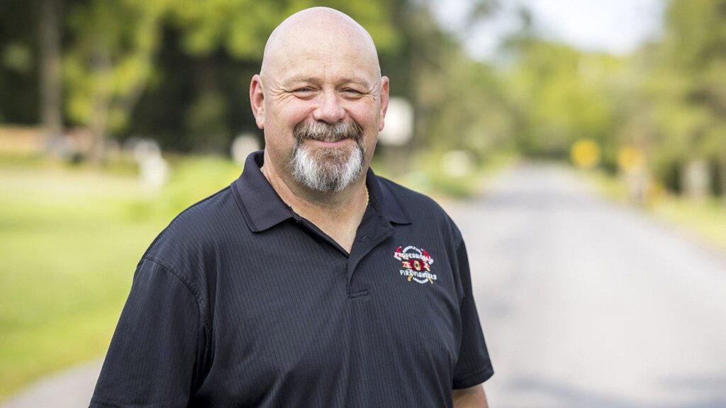 Democratic candidate apologizes for past pro-police, pro-gun posts in key battleground race