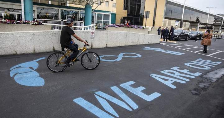 Patient stabbed in Edmonton ER waiting room as dozens witness attack Patient stabbed in Edmonton ER waiting room as dozens witness attack