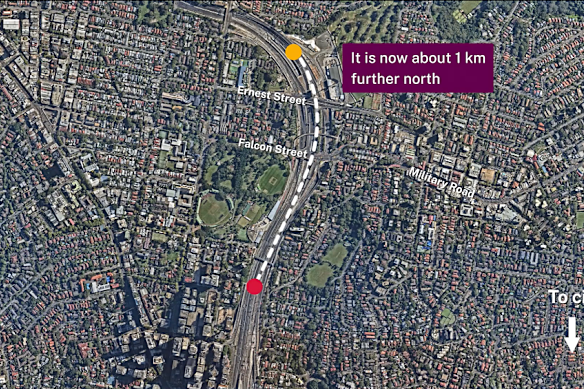 The final decision point heading southbound on the Warringah Freeway is moving one-kilometre further north.