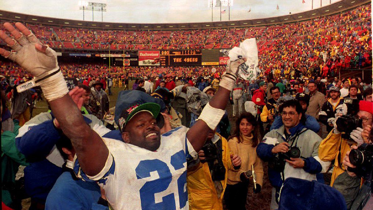 Dallas Cowboys running back Emmitt Smith reacting at Candlestick Park