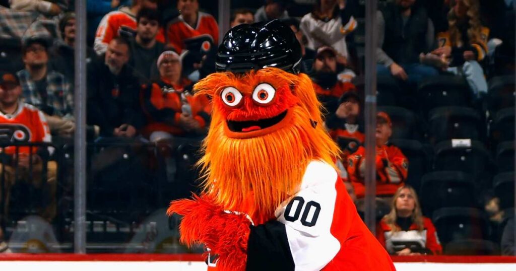 Gritty Sneaks Up on a Toddler at a Flyers Game and Gets Smacked Right in the Mouth
