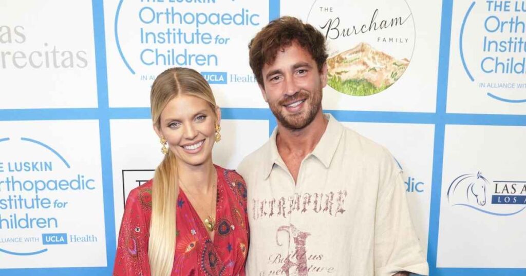 90210’s Annalynne McCord Is Engaged to Rugby Star Danny Cipriani, Details Christmas Day Proposal 90210’s Annalynne McCord Is Engaged to Rugby Star Danny Cipriani, Details Christmas Day Proposal