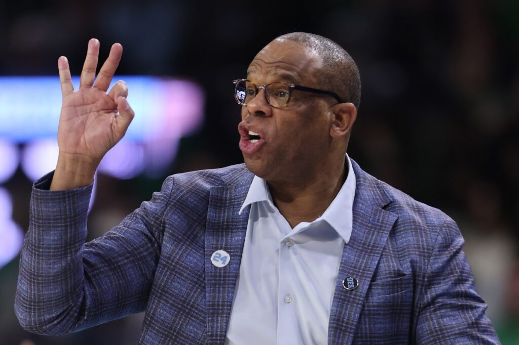 New Favorite to Replace Hubert Davis at UNC Emerges Ahead of National Title New Favorite to Replace Hubert Davis at UNC Emerges Ahead of National Title