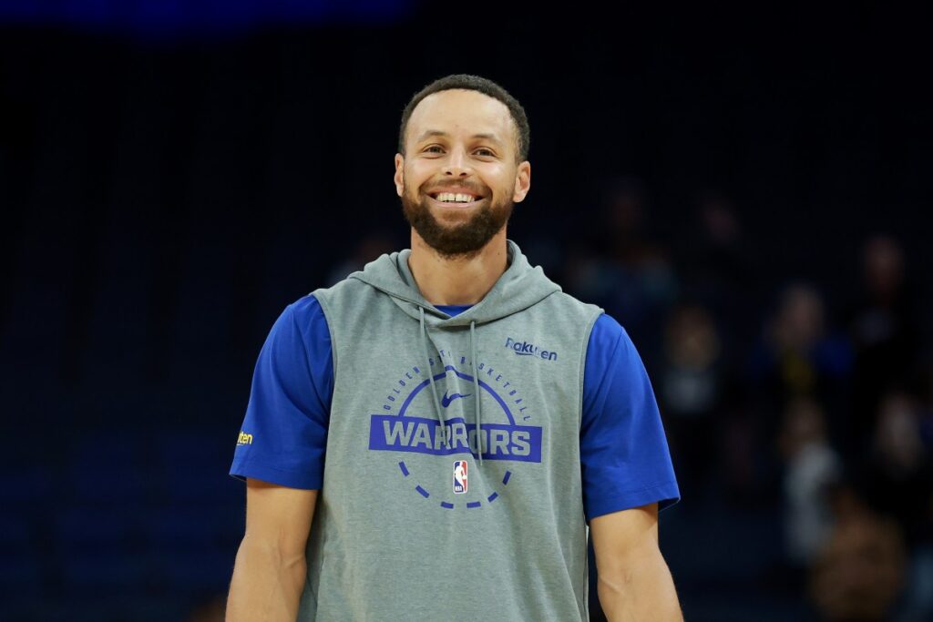 Warriors’ Stephen Curry Hits ‘Night Night’ Celebration at Toddler’s Request Warriors’ Stephen Curry Hits ‘Night Night’ Celebration at Toddler’s Request