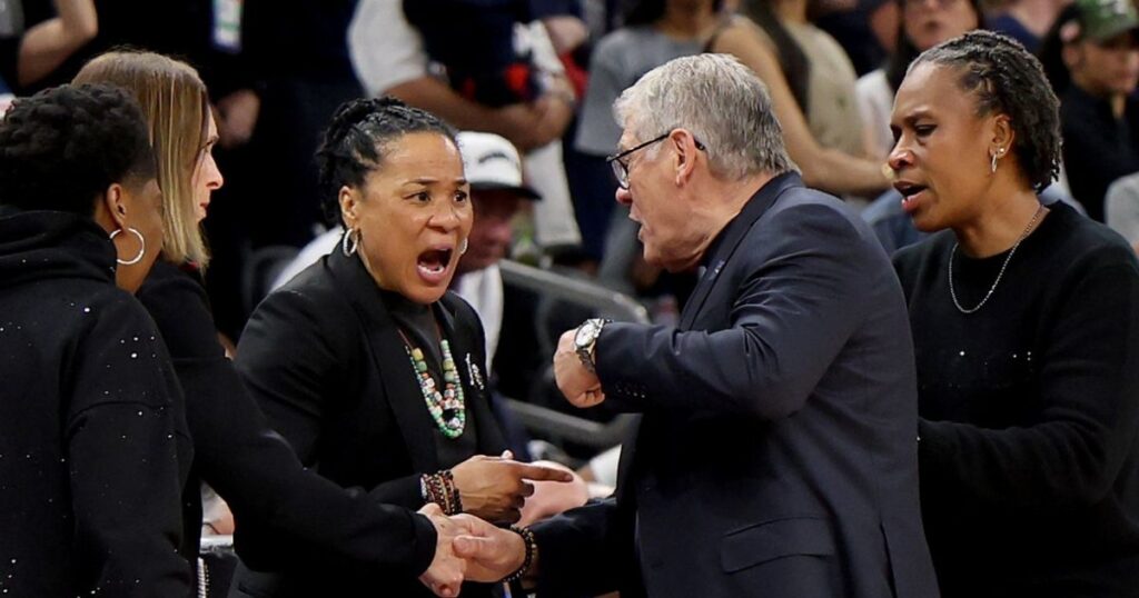 What Was Said Between UConn Coach Geno Auriemma and USC Coach Dawn Staley In Tense Postgame Moment What Was Said Between UConn Coach Geno Auriemma and USC Coach Dawn Staley In Tense Postgame Moment