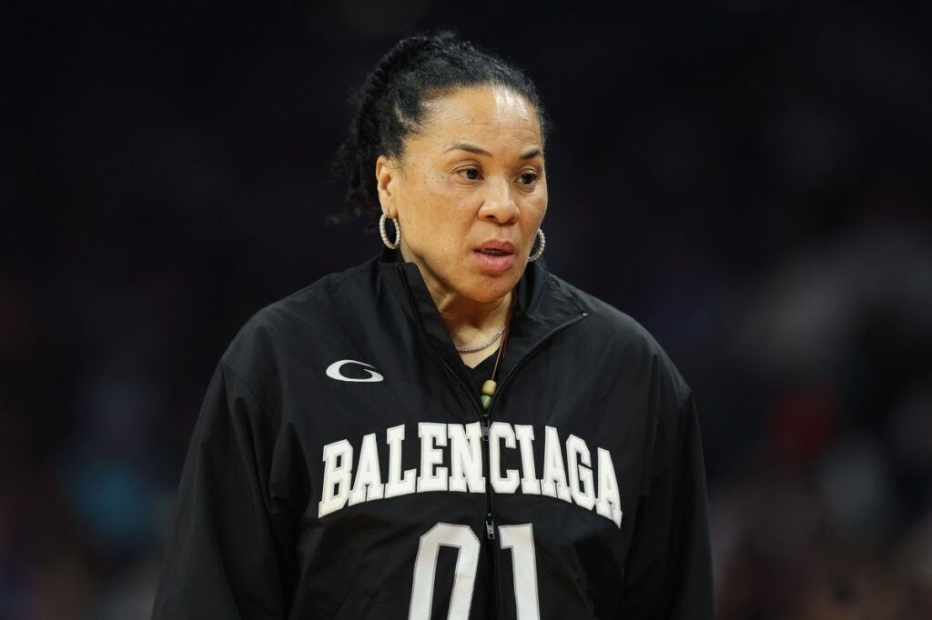 ESPN Accused of Bias Toward Dawn Staley, South Carolina Over UCLA ESPN Accused of Bias Toward Dawn Staley, South Carolina Over UCLA