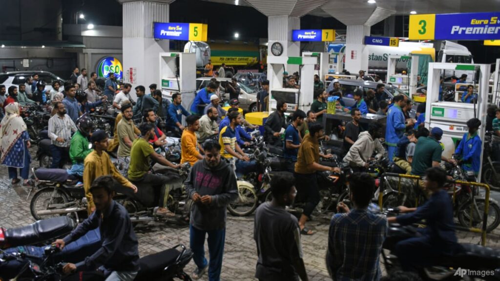 Pakistan announces power cuts in bid to control energy prices