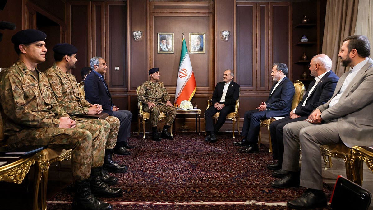 Iranian President Masoud Pezeshkian meets with Pakistanâs Chief of Army Staff Field Marshal Asim Munir
