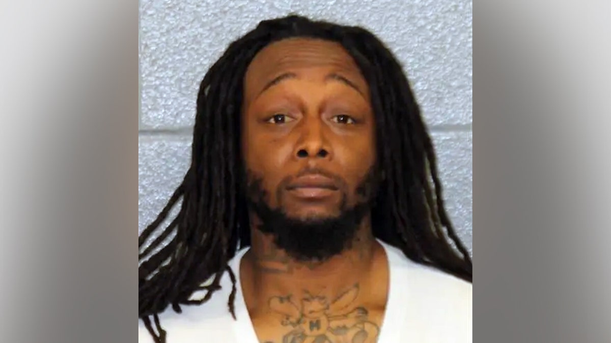 Booking photo of DeCarlos Dejuan Brown Jr. facing camera