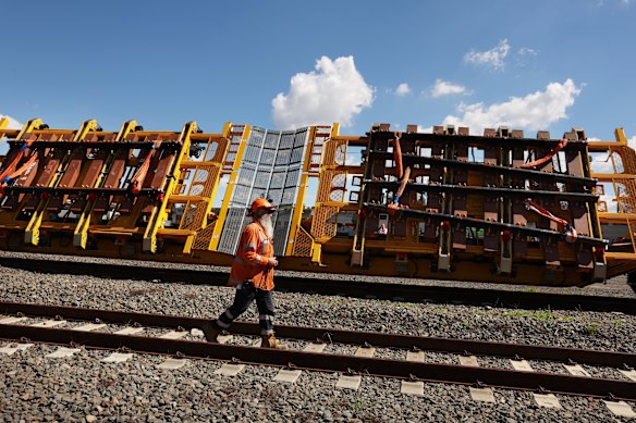 The fleet of tilt wagons will transport “turnouts” – the most complex piece of rail where trains switch tracks. 