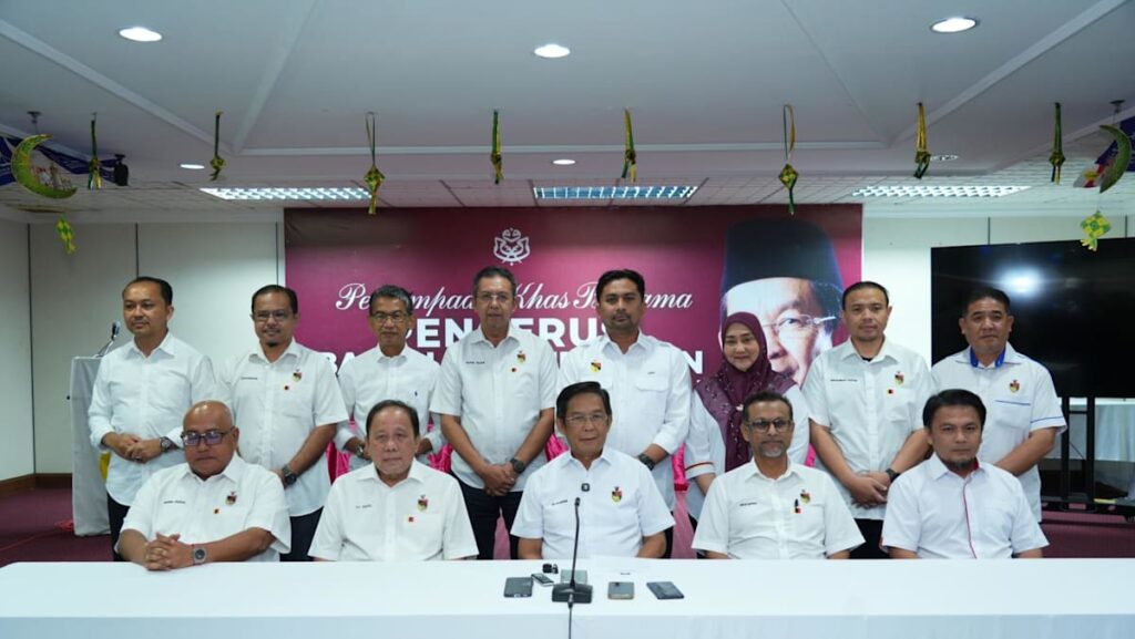 Negeri Sembilan in political turmoil as UMNO pulls support for chief minister over royal row