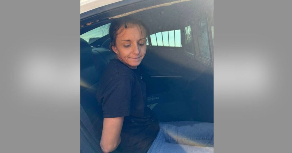 Georgia Fugitive Found Hiding in Vent of Air Conditioner After Nearly 2 Years on the Run