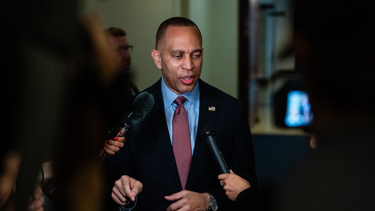 House Minority Leader Hakeem Jeffries speaking to media at U.S. Capitol