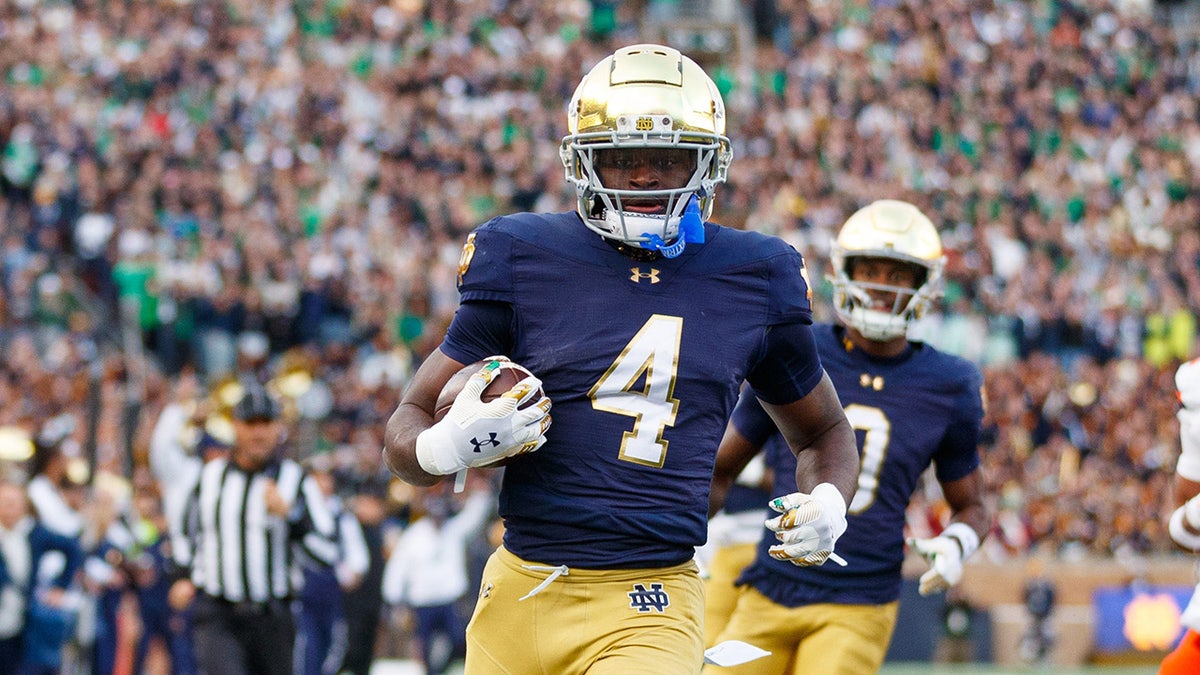 Notre Dame running back Jeremiyah Love running into end zone for touchdown