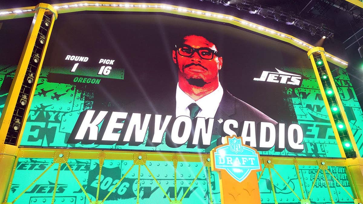 Oregon Ducks tight end Kenyon Sadiq standing on field at NFL Draft event
