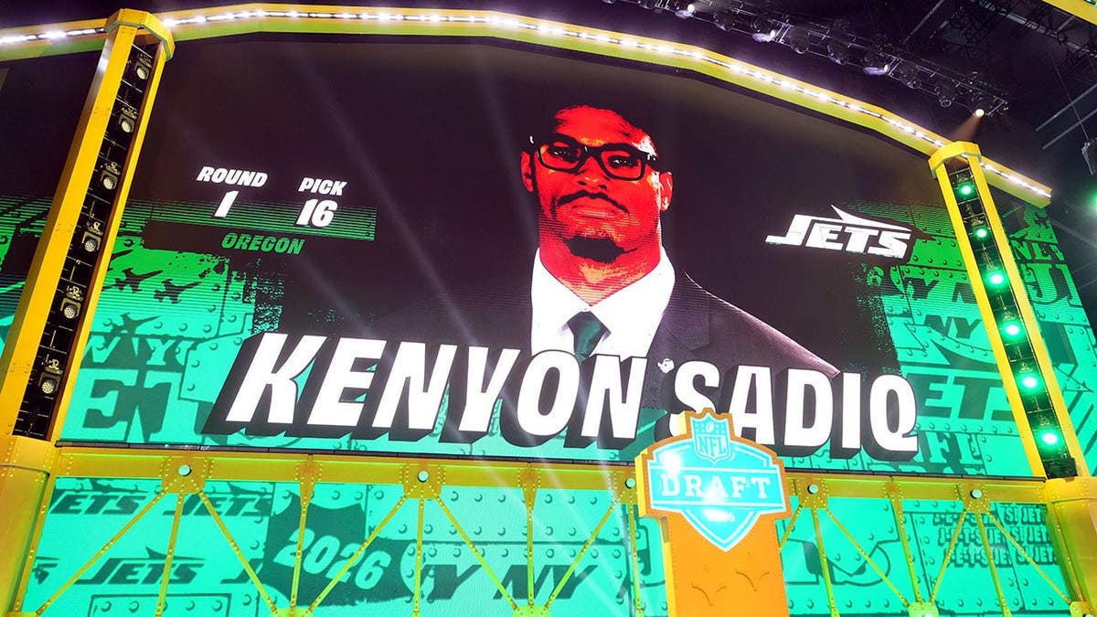 Oregon Ducks tight end Kenyon Sadiq standing at the NFL Draft event
