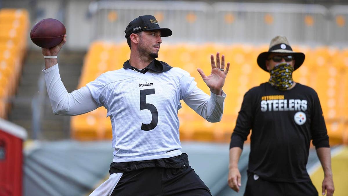Pittsburgh Steelers quarterback Paxton Lynch training at Heinz Field