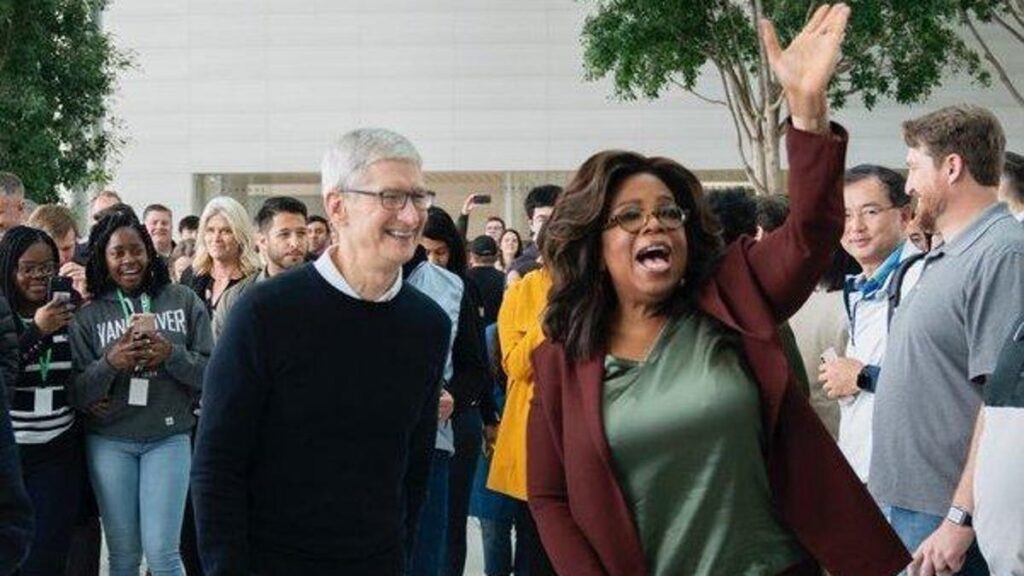 Tim Cook’s Legacy: Turning Apple’s Tech Chic Gadgets Into Status Symbols