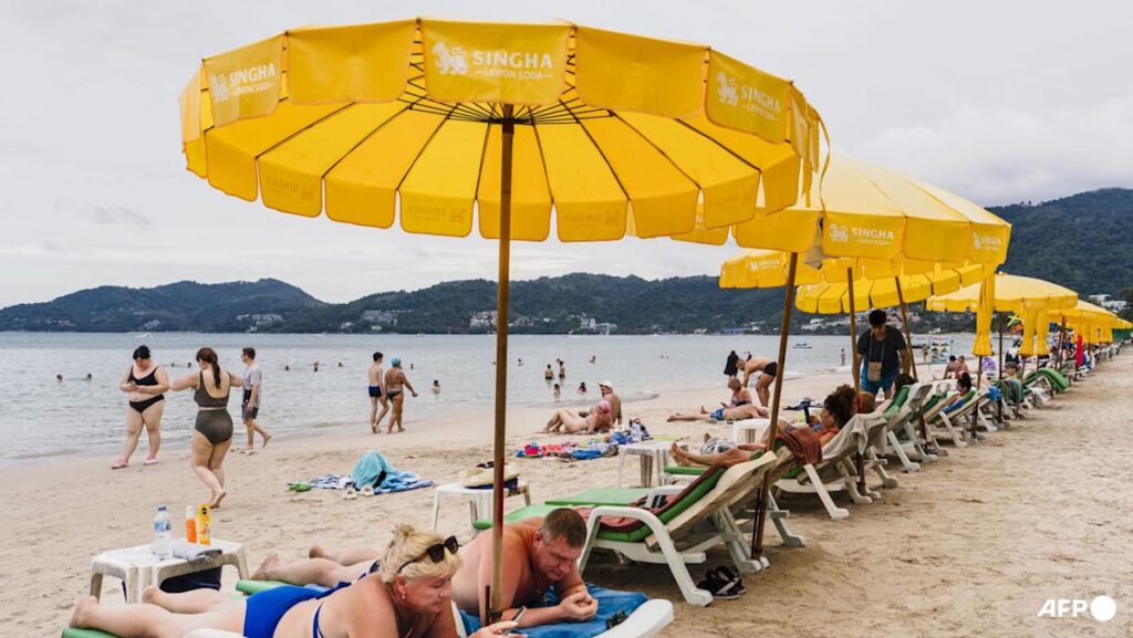 Thailand cuts visa-free stays, citing crime by foreigners Thailand cuts visa-free stays, citing crime by foreigners