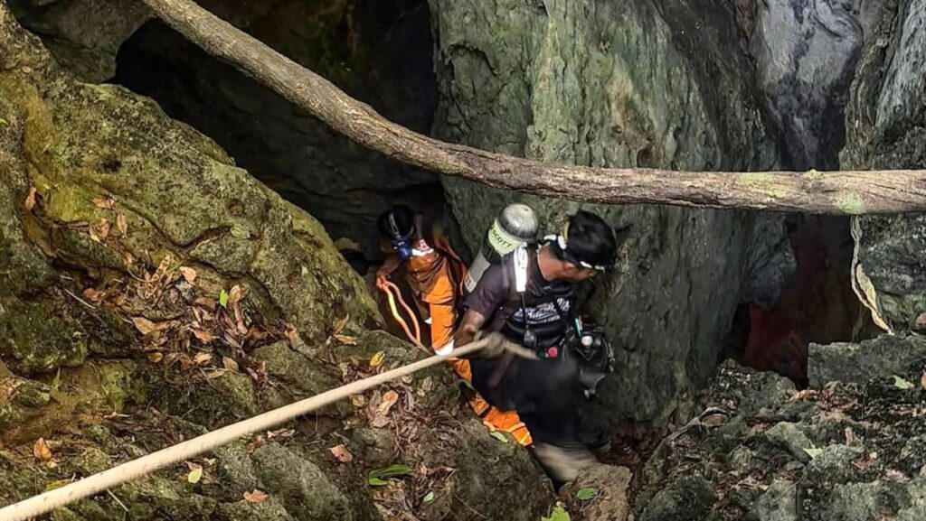 5 of 7 people trapped in Laos cave found alive: Rescuers