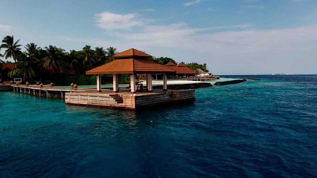 Search continues for bodies of Italian divers in Maldives