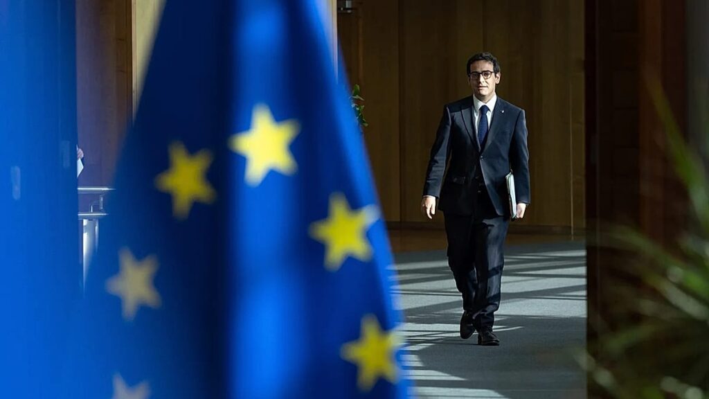 Do not get 100% of supply from one country, EU industry chief says Do not get 100% of supply from one country, EU industry chief says