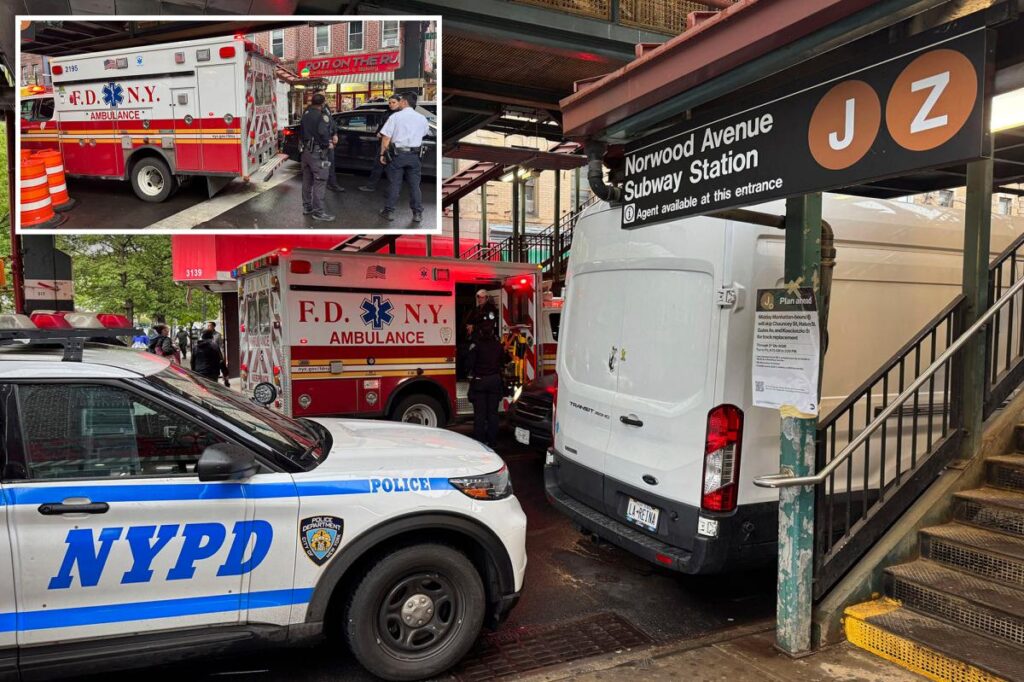 Straphanger, 33, stabbed multiple times in NYC subway attack — crazed attacker still on the loose: cops Straphanger, 33, stabbed multiple times in NYC subway attack — crazed attacker still on the loose: cops